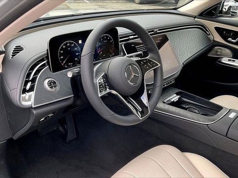 New 2026 Mercedes-Benz E 350 4MATIC Sedan image 6