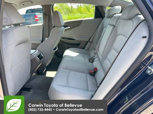 Used 2025 Chevrolet Malibu LT FWD image 24