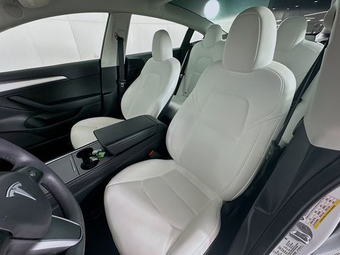 Used 2023 Tesla Model 3 Standard Range image 13