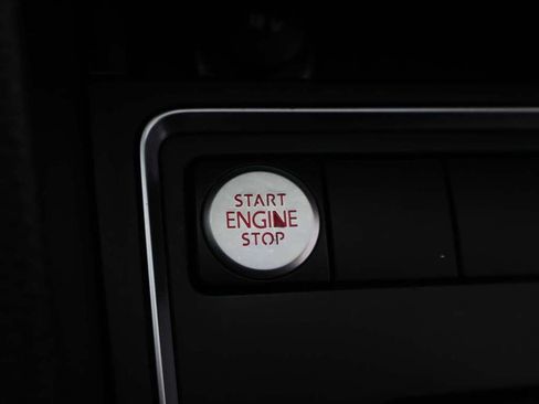 Used 2015 Volkswagen Jetta SE FWD image 34
