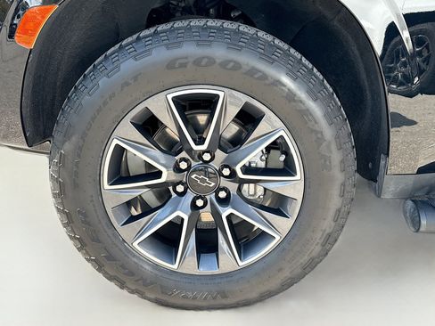 Used 2021 Chevrolet Tahoe Z71 w/ Z71 Signature Package image 45