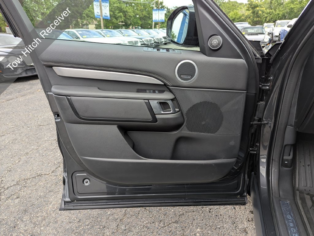 Used 2025 Land Rover Discovery Dynamic SE AWD/4WD image 13
