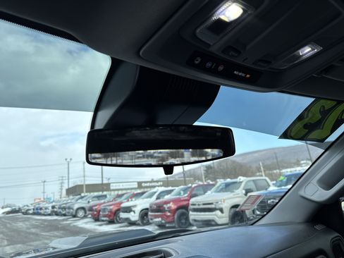 Used 2023 Chevrolet Silverado 1500 Custom Trail Boss w/ 2.7L Blackout Package image 26