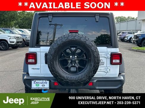 Used 2024 Jeep Wrangler Unlimited image 3