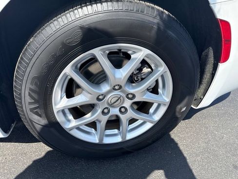 Certified 2023 Chrysler Pacifica Touring-L FWD image 42