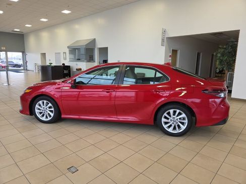 Certified 2023 Toyota Camry LE image 9