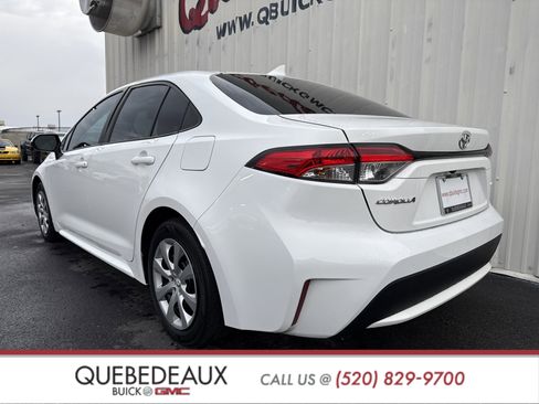 Used 2021 Toyota Corolla LE w/ Carpet Mat Package (TMS) image 10