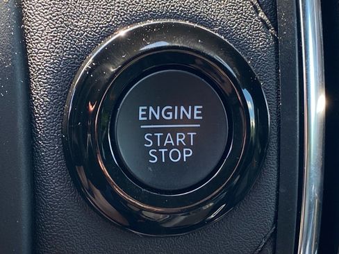 Used 2025 Ford Expedition Tremor AWD/4WD image 19