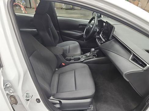 Used 2024 Toyota Corolla LE image 10