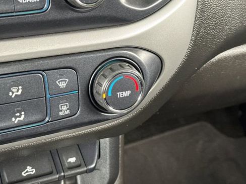 Used 2018 Chevrolet Colorado LT w/ LT Convenience Package RWD image 30
