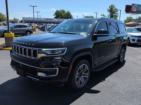 Used 2022 Jeep Wagoneer Series III AWD/4WD image 3
