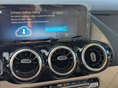 Used 2026 Mercedes-Benz GLA 250 image 11