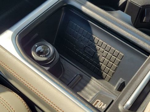 Certified 2025 Ford Expedition Active RWD image 13