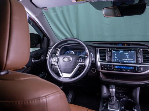 Used 2018 Toyota Highlander Limited Platinum w/ Protection Package #3 AWD/4WD image 15