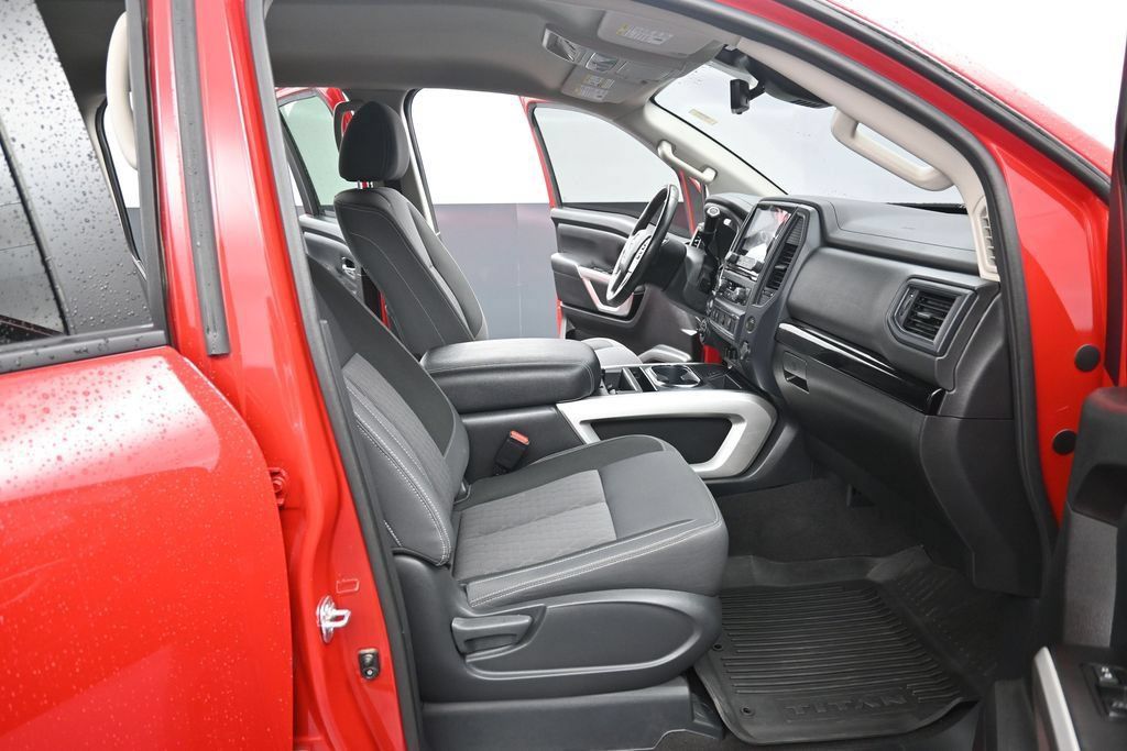 Used 2024 Nissan Titan SV w/ SV Convenience Package AWD/4WD image 37