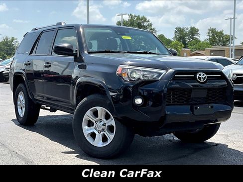 Used 2022 Toyota 4Runner SR5 AWD/4WD image 3