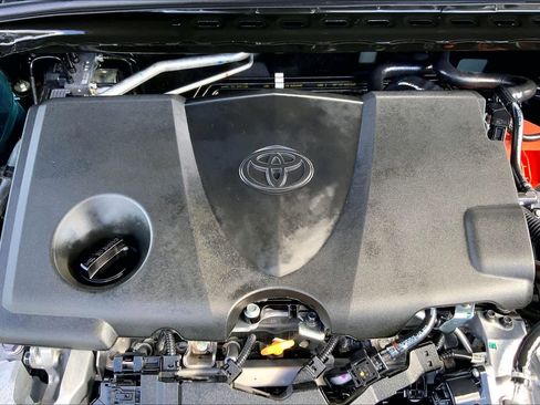 Certified 2025 Toyota Camry SE image 32