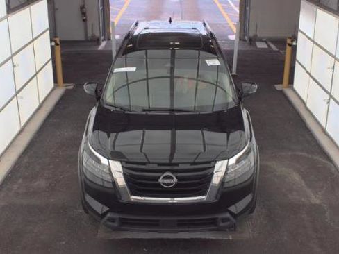 Used 2024 Nissan Pathfinder SV w/ SV Premium Package FWD image 2