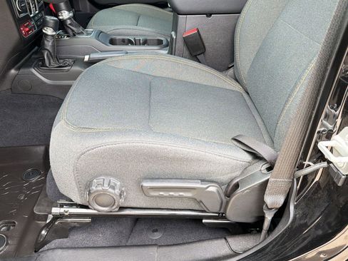 Used 2024 Jeep Wrangler Willys image 14