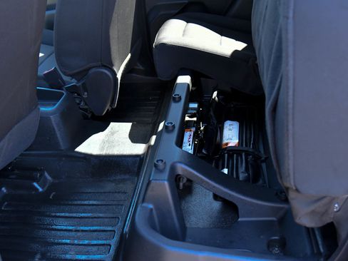 Used 2023 Chevrolet Colorado W/T image 38