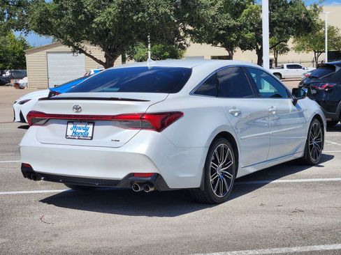 Used 2019 Toyota Avalon XSE FWD image 6