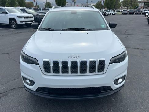 Used 2019 Jeep Cherokee Latitude w/ Popular Appearance Group AWD/4WD image 4