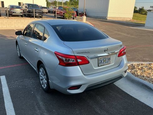 Used 2018 Nissan Sentra S FWD image 4
