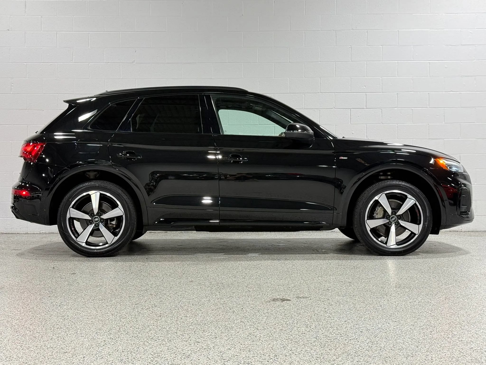 Used 2022 Audi Q5 2.0T Prestige w/ Prestige Package AWD/4WD image 5