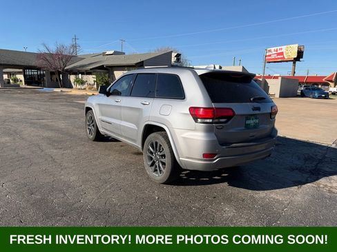 Used 2021 Jeep Grand Cherokee Laredo X image 4