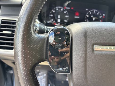 Used 2021 Land Rover Range Rover Sport SE image 28