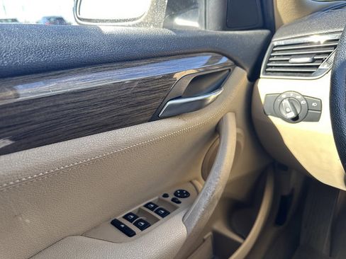 Used 2013 BMW X1 xDrive28i image 15