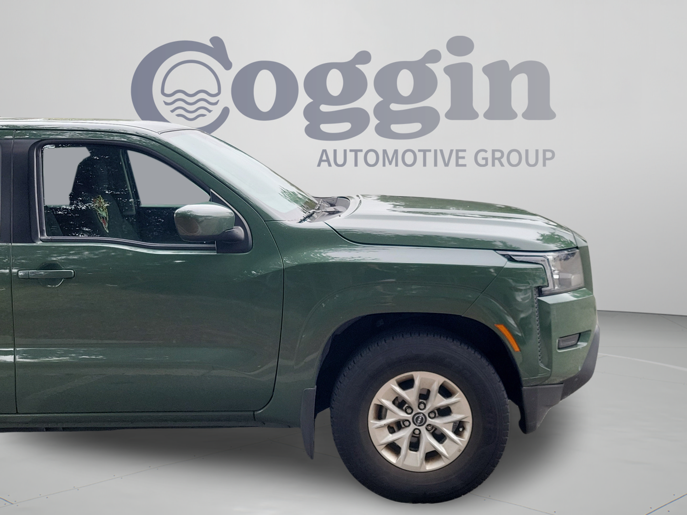 Used 2024 Nissan Frontier SV w/ Technology Package RWD image 14