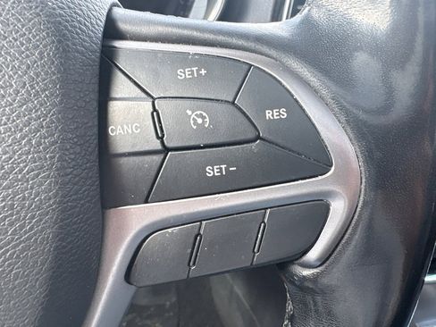 Used 2020 Jeep Grand Cherokee Limited w/ Luxury Group II image 13