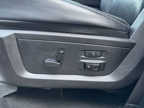 Used 2016 RAM 1500 Laramie w/ Convenience Group image 26