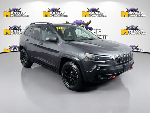 Used 2019 Jeep Cherokee Trailhawk AWD/4WD image 3
