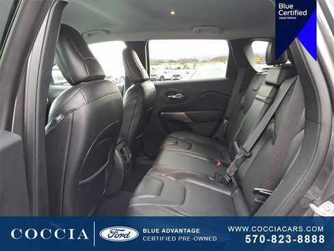 Used 2019 Jeep Cherokee Limited image 10