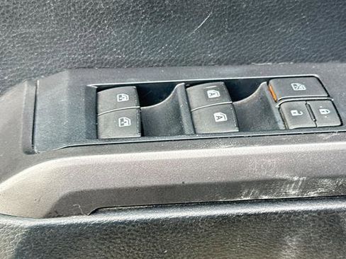 Used 2019 Toyota Tacoma TRD Sport image 11