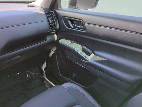 Certified 2024 Nissan Pathfinder SV image 13