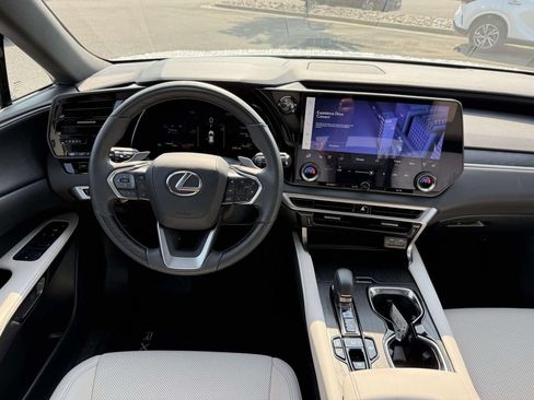 Used 2025 Lexus RX 350h w/ Accessory Package AWD/4WD image 8