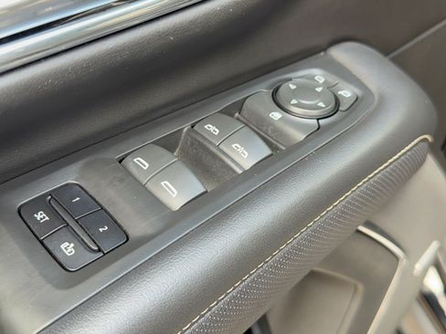 Certified 2023 GMC Yukon XL SLT AWD/4WD image 15