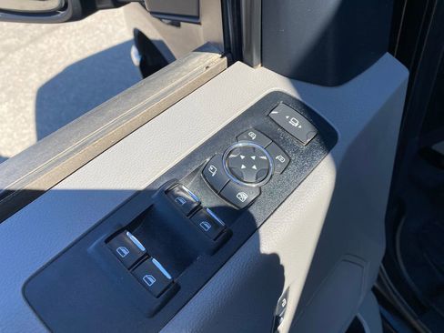 Used 2022 Ford F250 XLT w/ XLT Premium Package AWD/4WD image 13