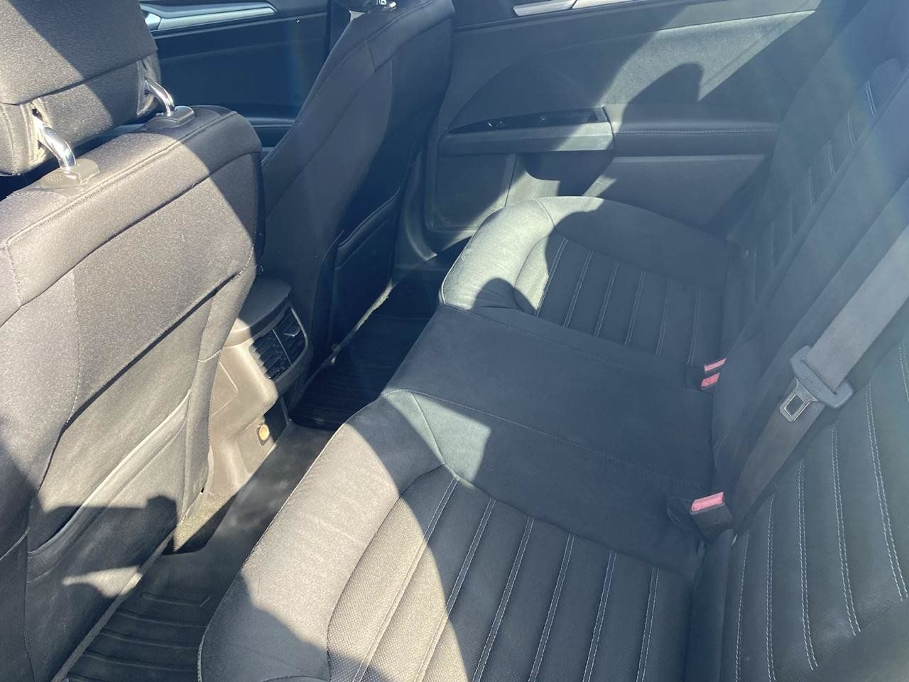Used 2014 Ford Fusion SE FWD image 13
