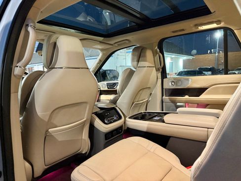 Used 2020 Lincoln Navigator Reserve w/ Luxury Package image 21
