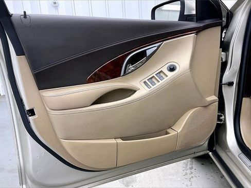 Used 2013 Buick LaCrosse Premium image 20