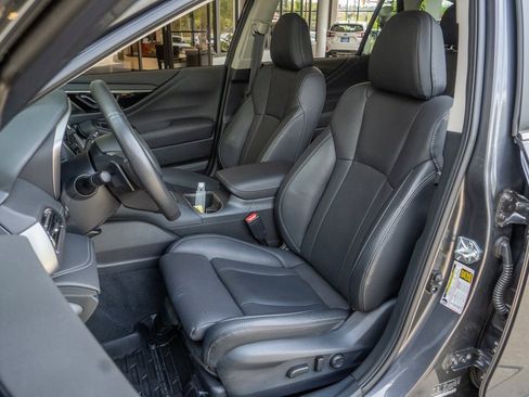 Used 2025 Subaru Outback Limited image 8