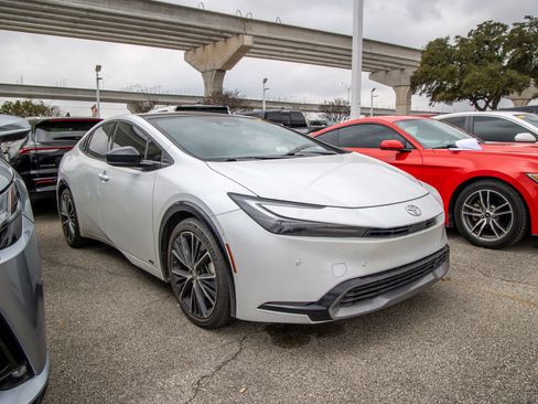 Used 2023 Toyota Prius Limited image 6