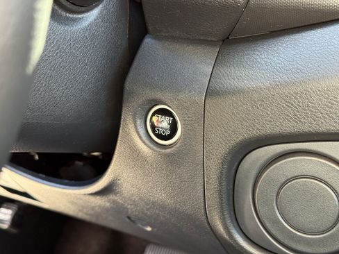 Used 2023 Nissan Frontier SV w/ SV Convenience Package image 24