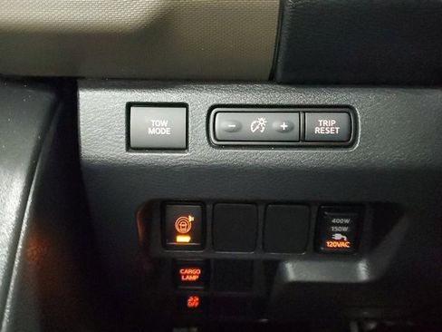 Used 2022 Nissan Frontier SV image 29