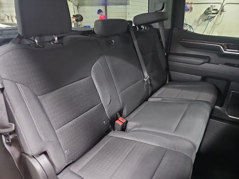 Used 2023 Chevrolet Silverado 1500 LT AWD/4WD image 12