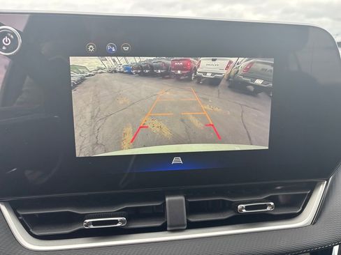 Used 2025 Chevrolet Equinox LT image 21